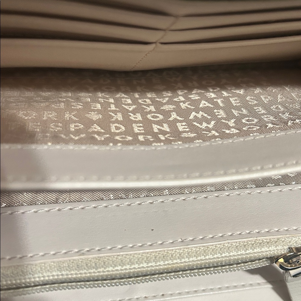 🍭Kate Spade Striped Wallet - Picture 7 of 8